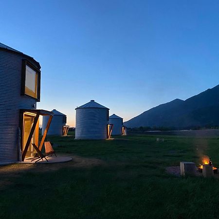 Clark Farm Silos - 5 Silo Mountain View Retreat Калиспел Екстериор снимка